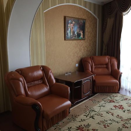Hotel Oktan Kryve Ozero Exterior photo